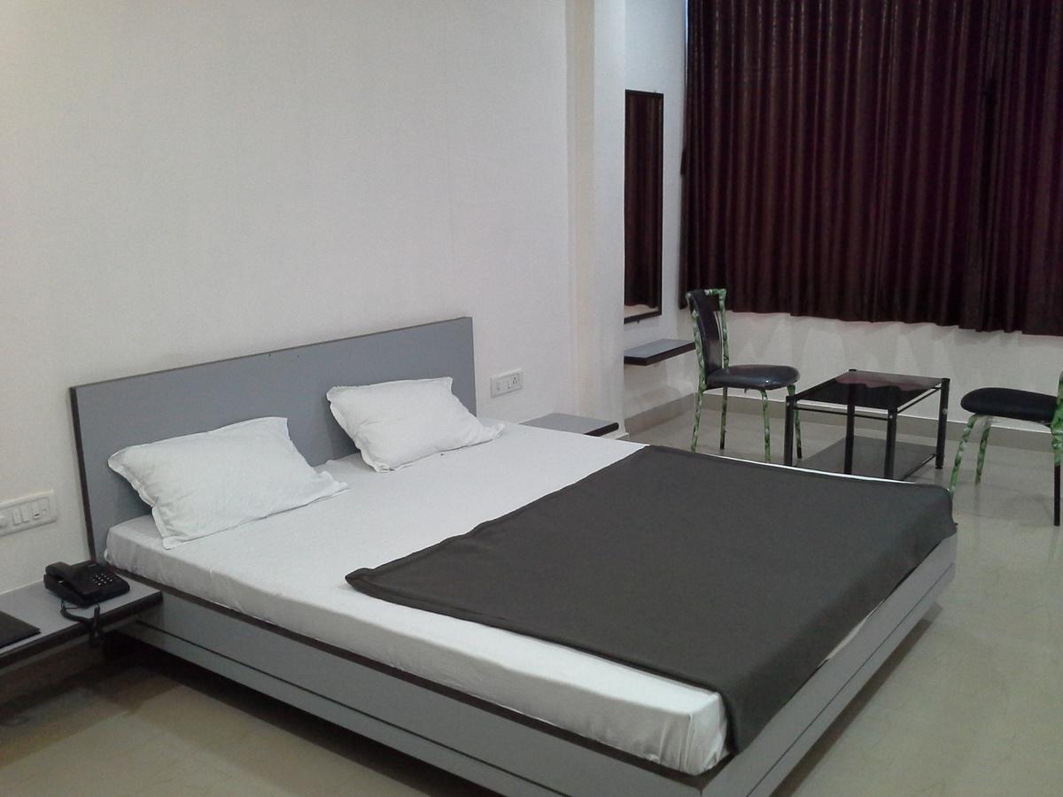 Galaxy Vaibhav Hotel Vasai Exterior photo