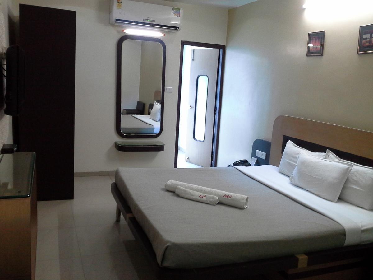 Galaxy Vaibhav Hotel Vasai Exterior photo